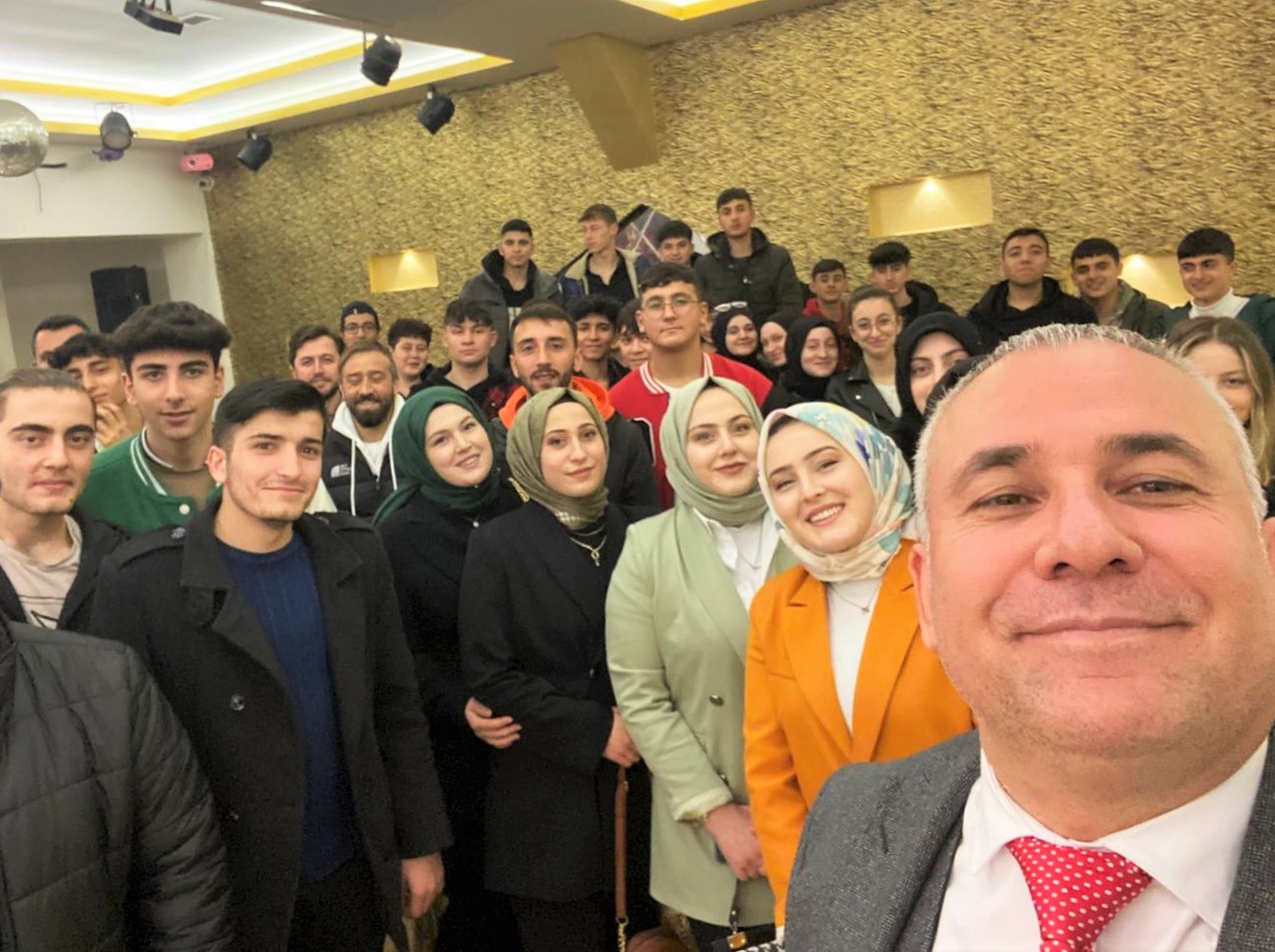 IÅžIK GENÃ‡LERLE BÄ°R ARAYA GELDÄ°